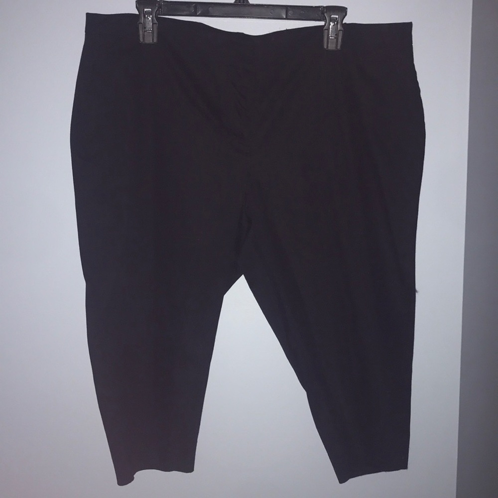 4 pairs of capri pants
